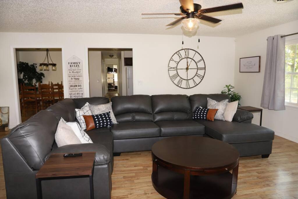 3 Bedroom Vacation Home Next To Silver Dollar City ブランソン エクステリア 写真
